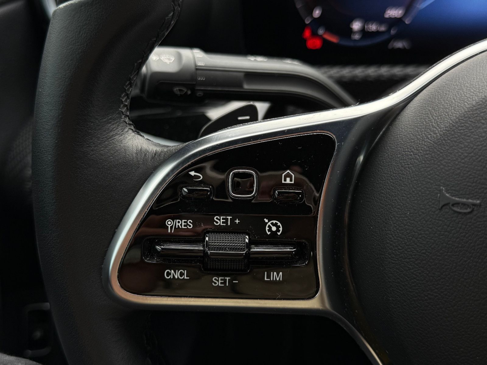 Fahrzeugabbildung Mercedes-Benz CLA 250 e Hybrid Aut DAB GRA Navi LED Kamera SHZ