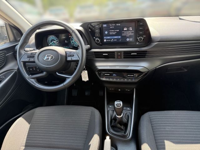 Fahrzeugabbildung Hyundai i20 Essential 1.2 T-GDI +CARPLAY+TEMPOMAT+SHZ+RF
