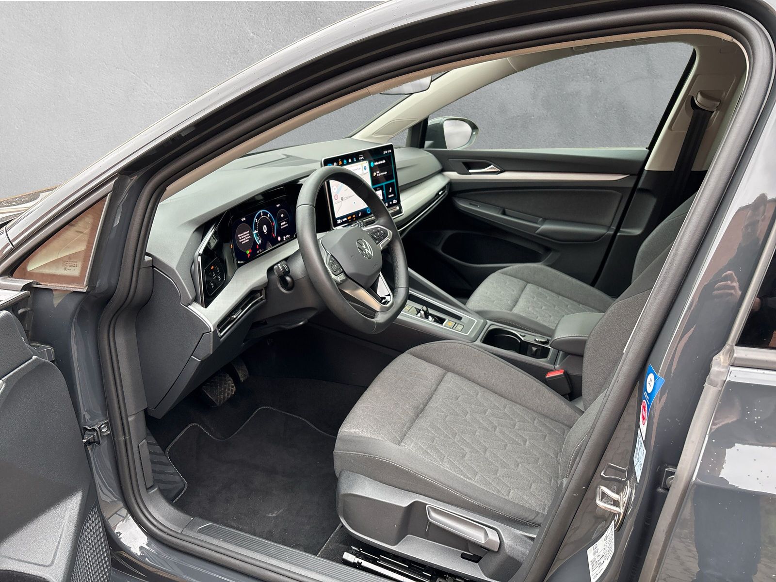 Fahrzeugabbildung Volkswagen Golf Variant 2.0 TDI Life AHK Standheizung HuD