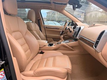 Porsche Cayenne - 11