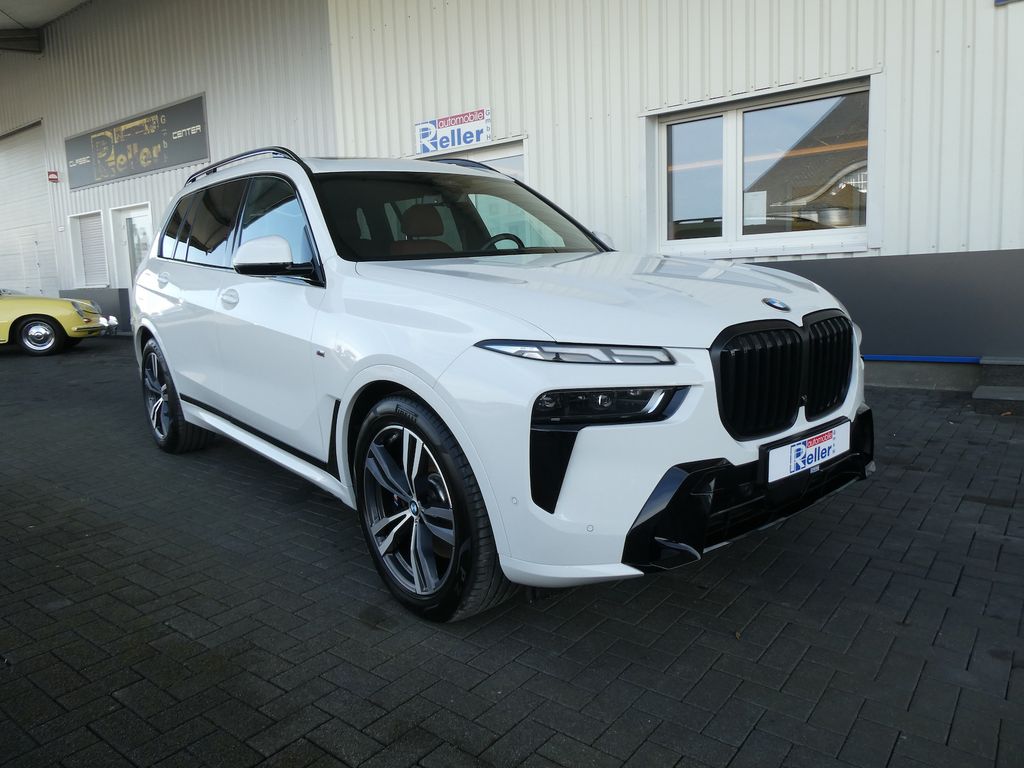 Image of BMW X7