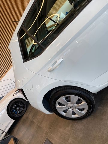 Skoda Fabia Ambition *TEMPOMAT*KLIMA*SZHZ*