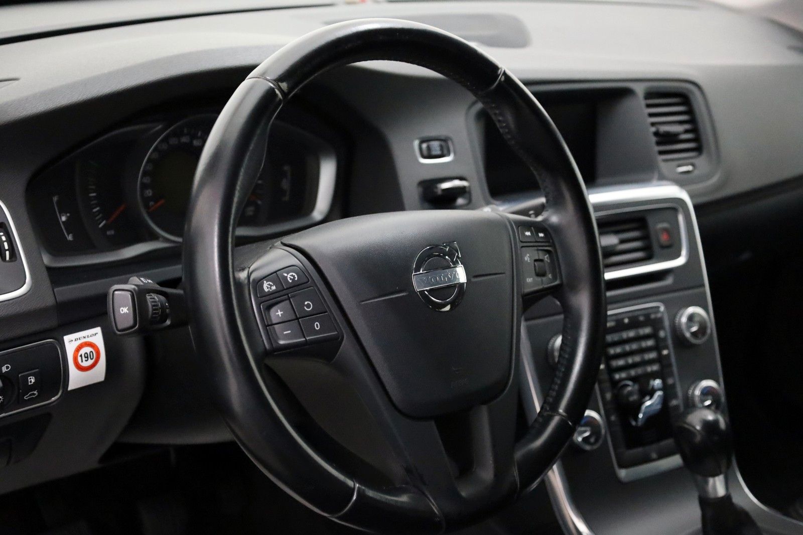 Fahrzeugabbildung Volvo V60 Kombi Business Edition Xenon,Navi,Harman/K,