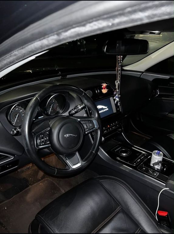 Image of Jaguar XE