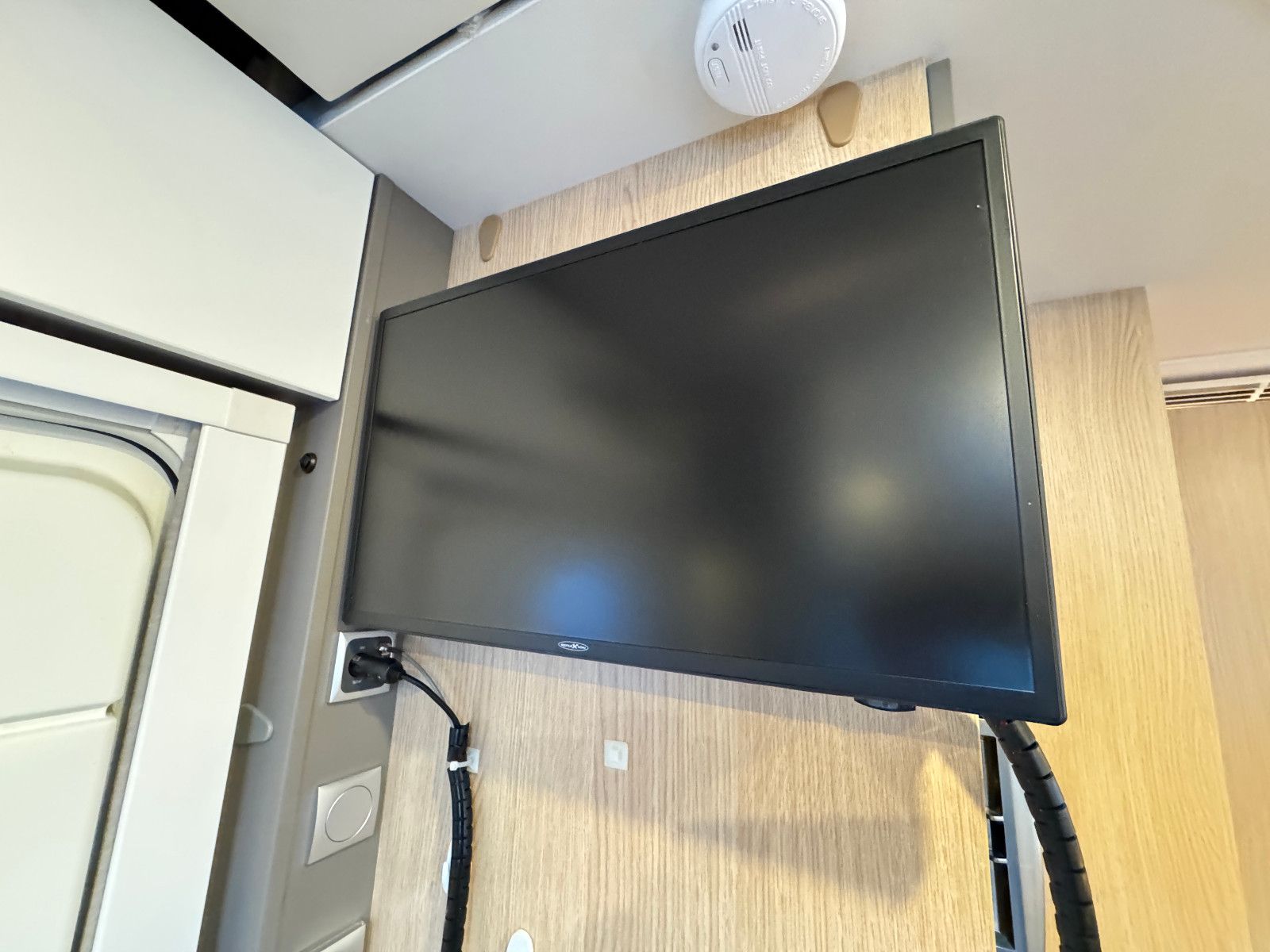 Fahrzeugabbildung LMC TOURER LIFT H 730 G DACHKLIMA SAT SKYROOF HUBBET