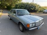 Mercedes-Benz Mercedes w123 240 Diesel - Mercedes-Benz 240: W123 240d