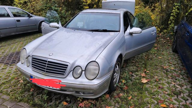 Mercedes-Benz CLK 320 C208 an Bastler