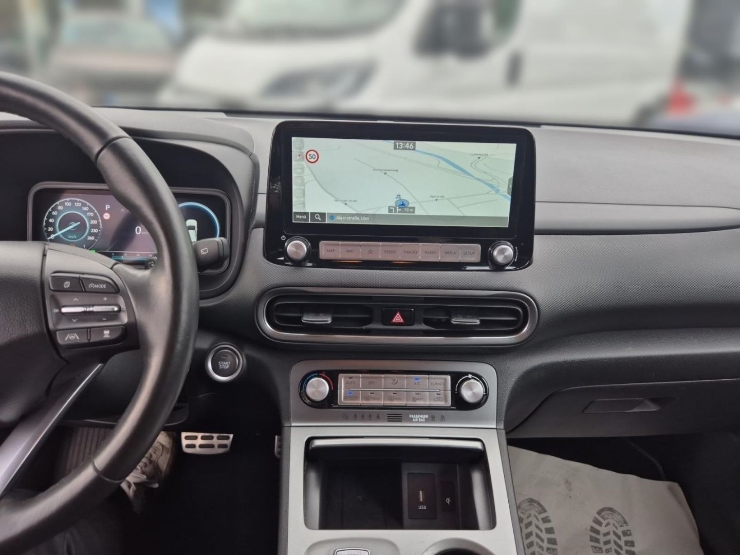 Fahrzeugabbildung Hyundai KONA Trend Elektro Navi Soundsystem LED ACC Appl