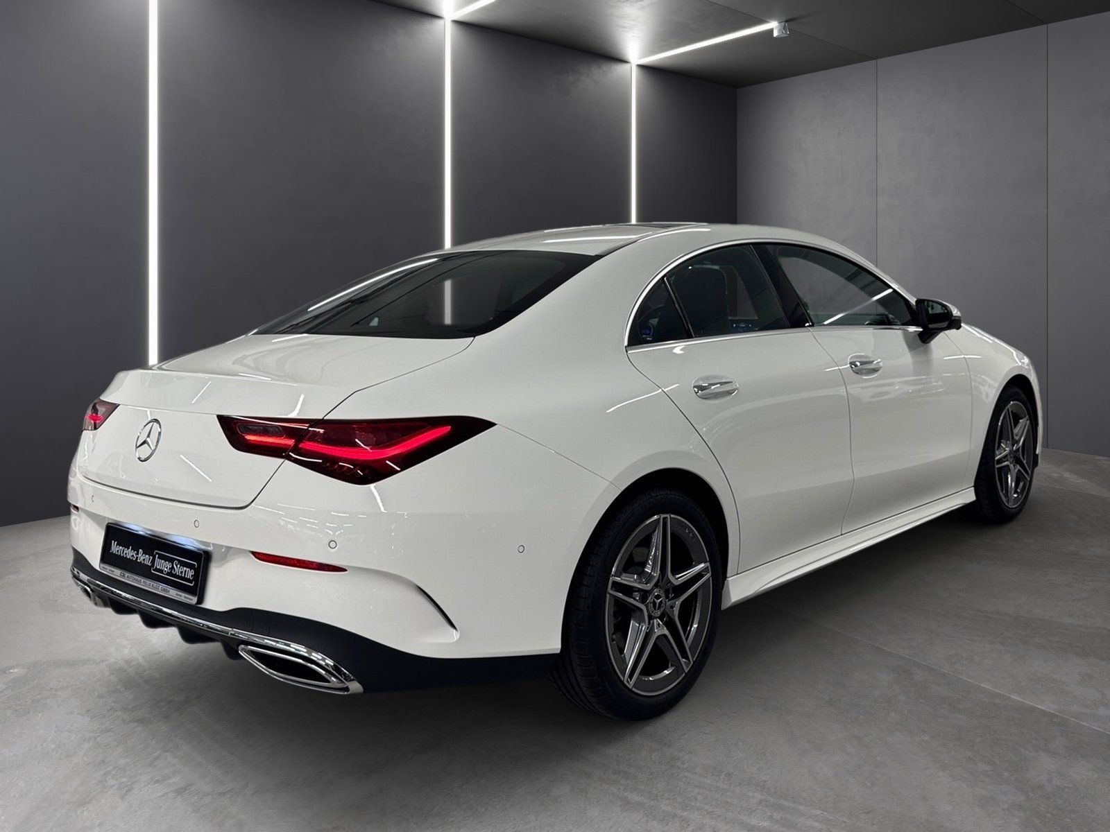 Fahrzeugabbildung Mercedes-Benz CLA 200 AMG*Pano*Distronic*360°*Totwink*CarPlay*