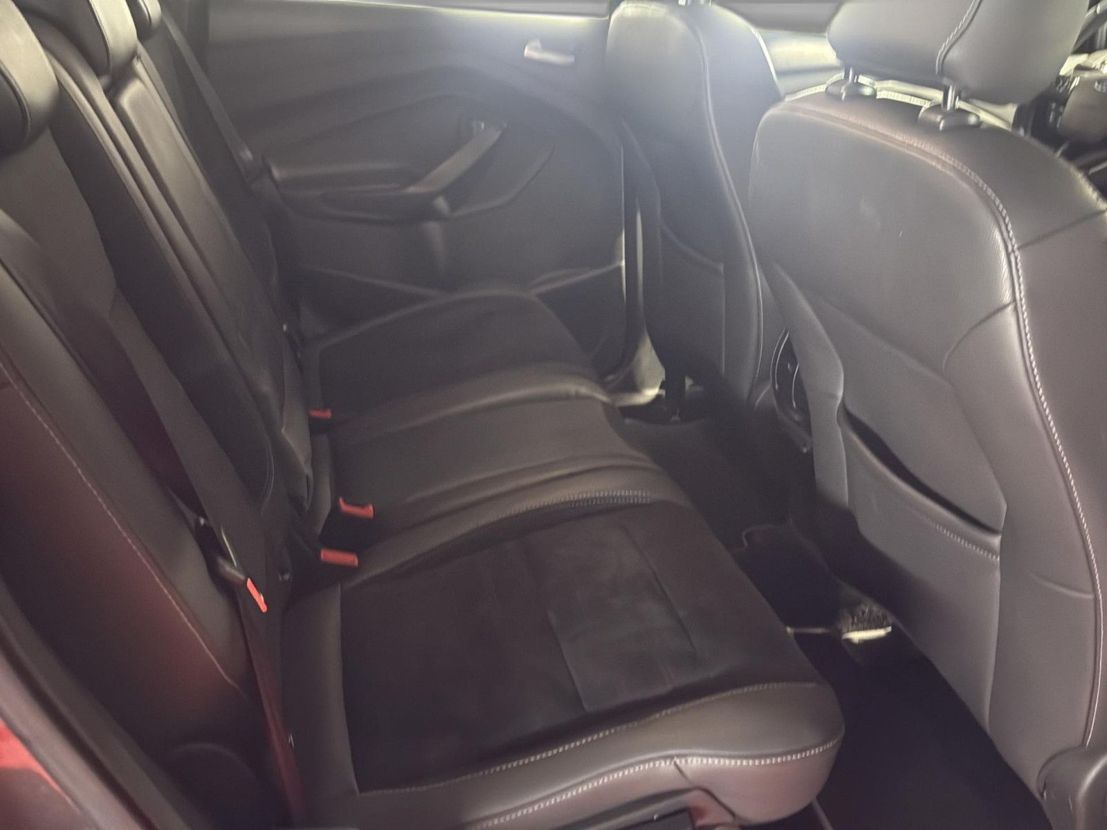 Fahrzeugabbildung Ford Kuga ST-Line/ unfallfrei