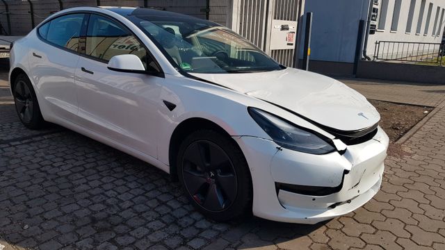 Tesla Model 3 Long Range Dual AWD