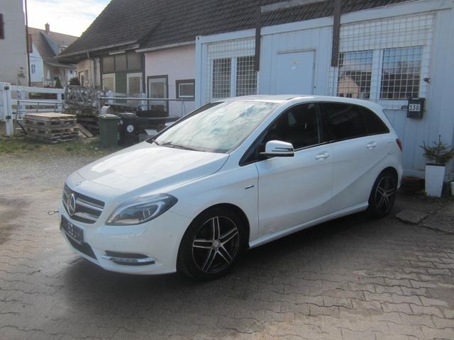 Mercedes-Benz B 180 SPORTPAKET Eu-5 Navi Leder  MOTORSCHADEN