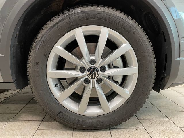 T-Roc R-Line 2.0 TDI DSG STANDHZG PANO LED