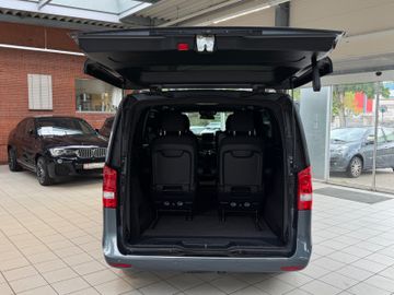 Mercedes V 250 - 12
