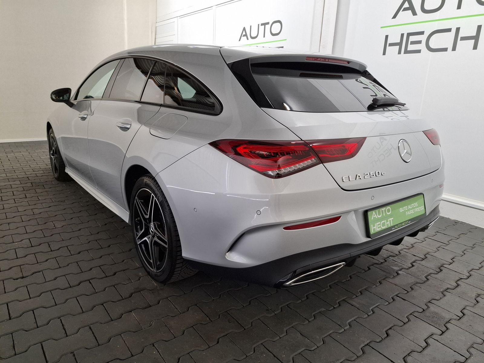 Mercedes-Benz CLA 250 Shooting Brake e AMG Line, AHK, Panorama imagem 2