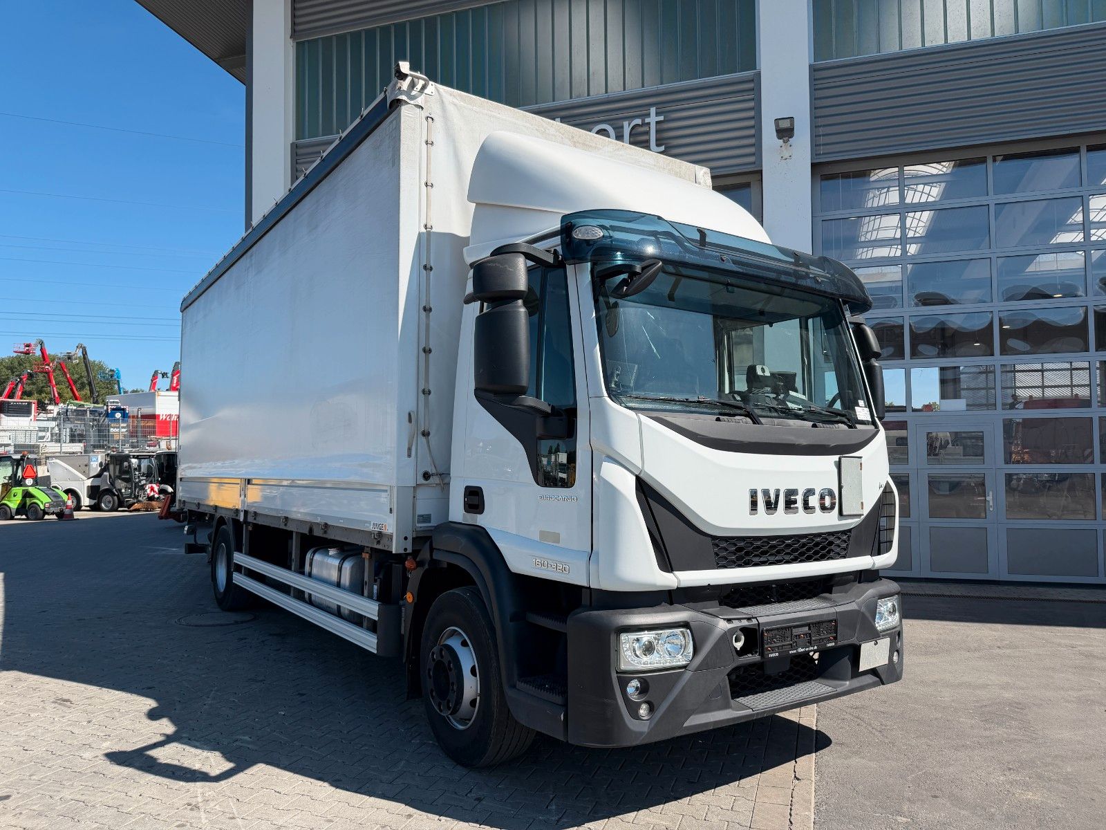 Fahrzeugabbildung Iveco Eurocargo ML160E32/P LBW Bär 1.500kg Abbiegeassi - mit KI generiert/bearbeitet