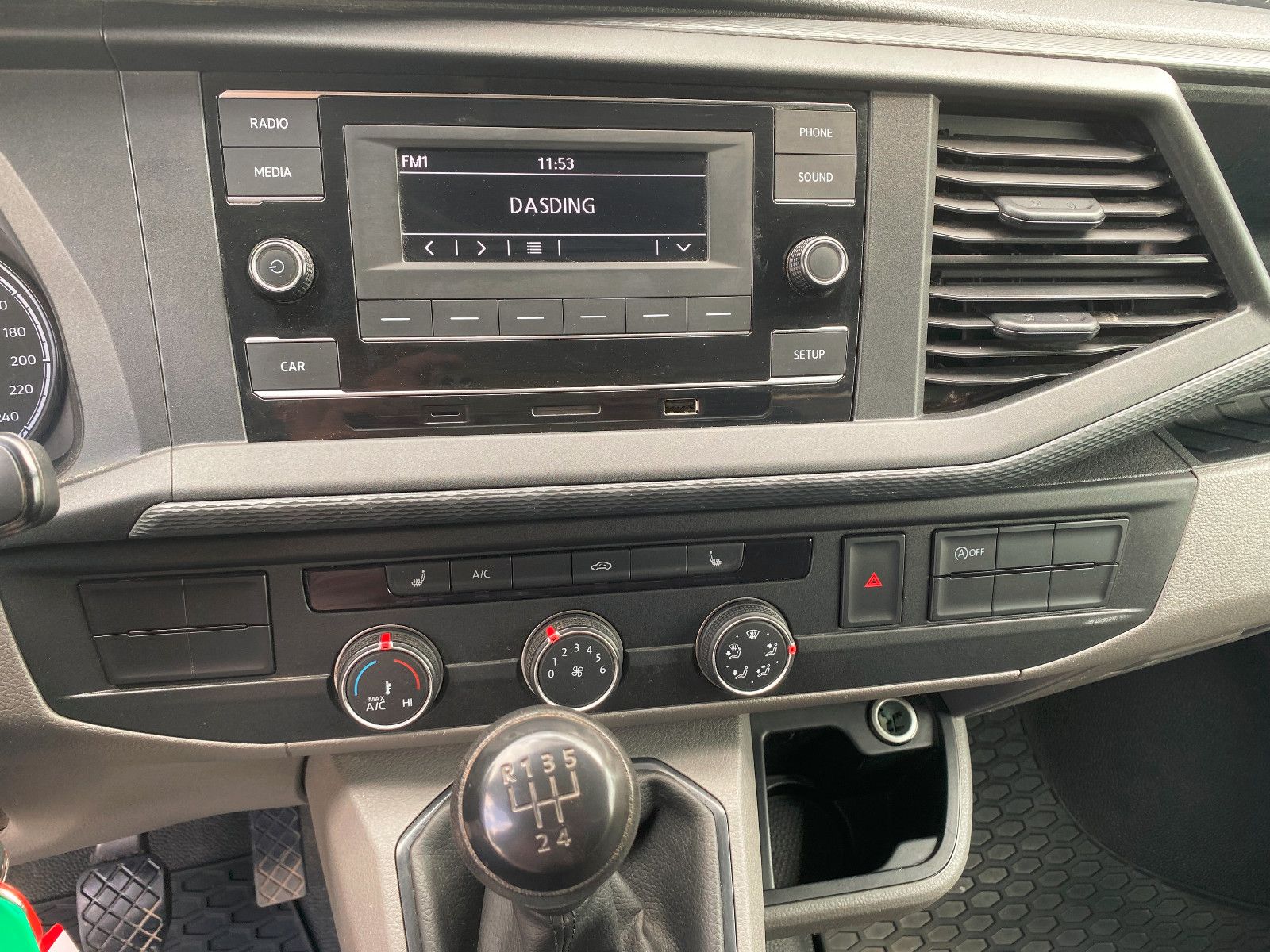 Fahrzeugabbildung Volkswagen T6.1 Transporter Pritsche,L2,Einzelkabine,AHK