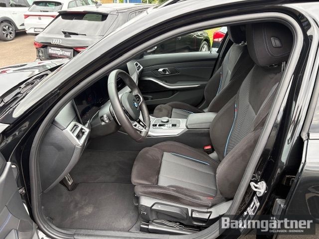 Fahrzeugabbildung BMW 330 i xDrive M-Sport Touring Kamera/ACC/Sitzh.