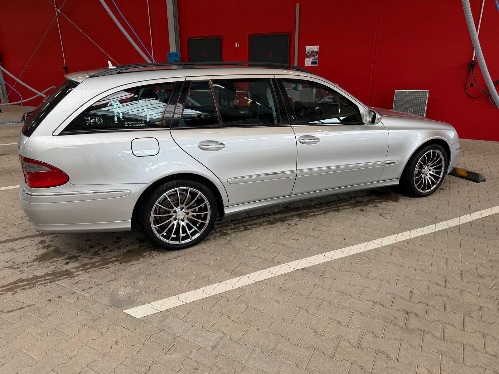 Mercedes-Benz E 320