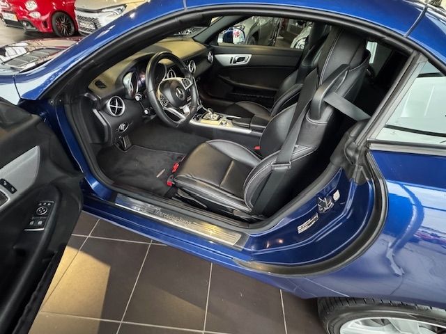 Fahrzeugabbildung Mercedes-Benz SLC 200 9G-Tronic AirScarf KLIMA LED NAVI ALU