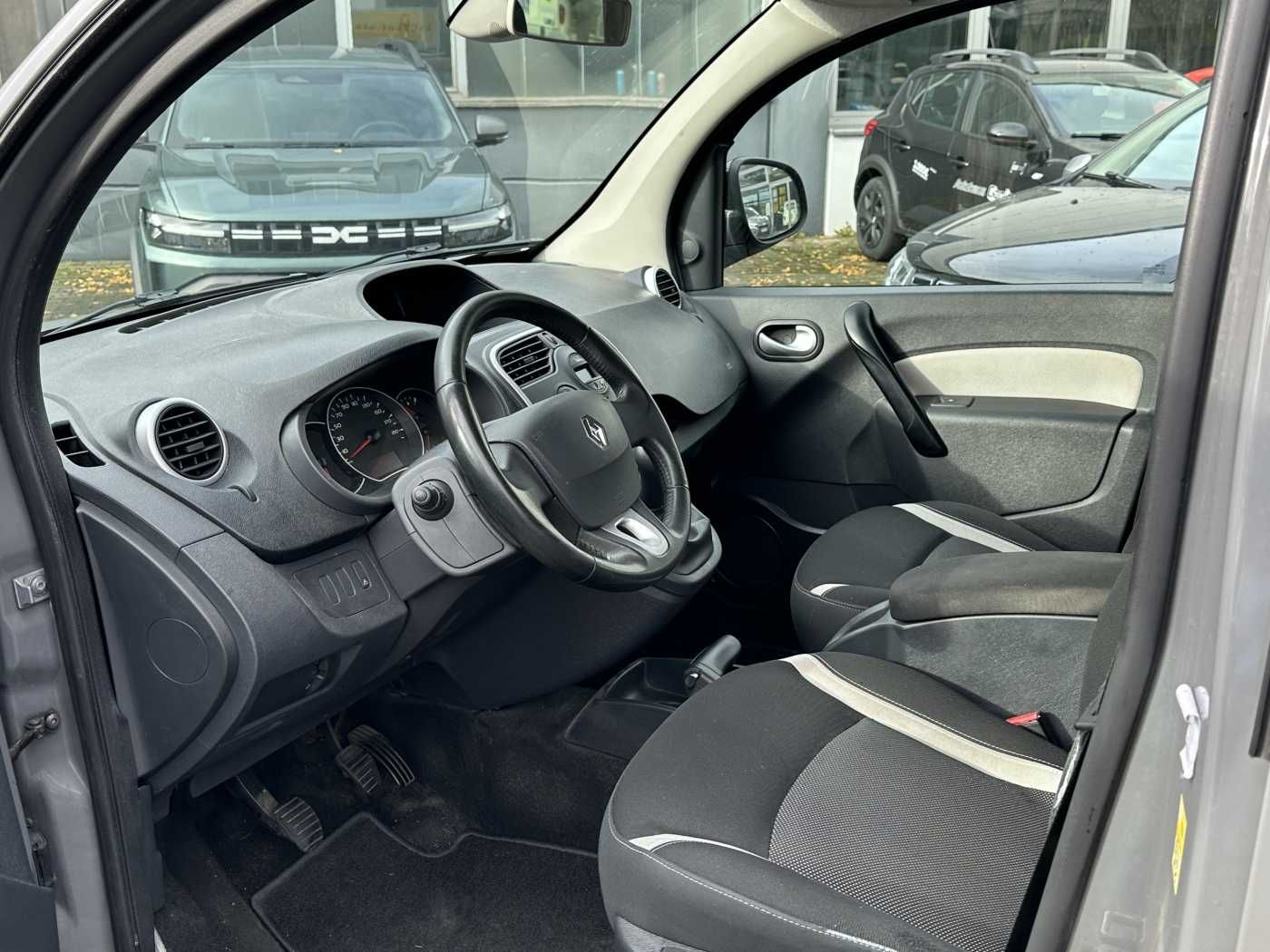 Fahrzeugabbildung Renault Kangoo Paris Deluxe 1.6