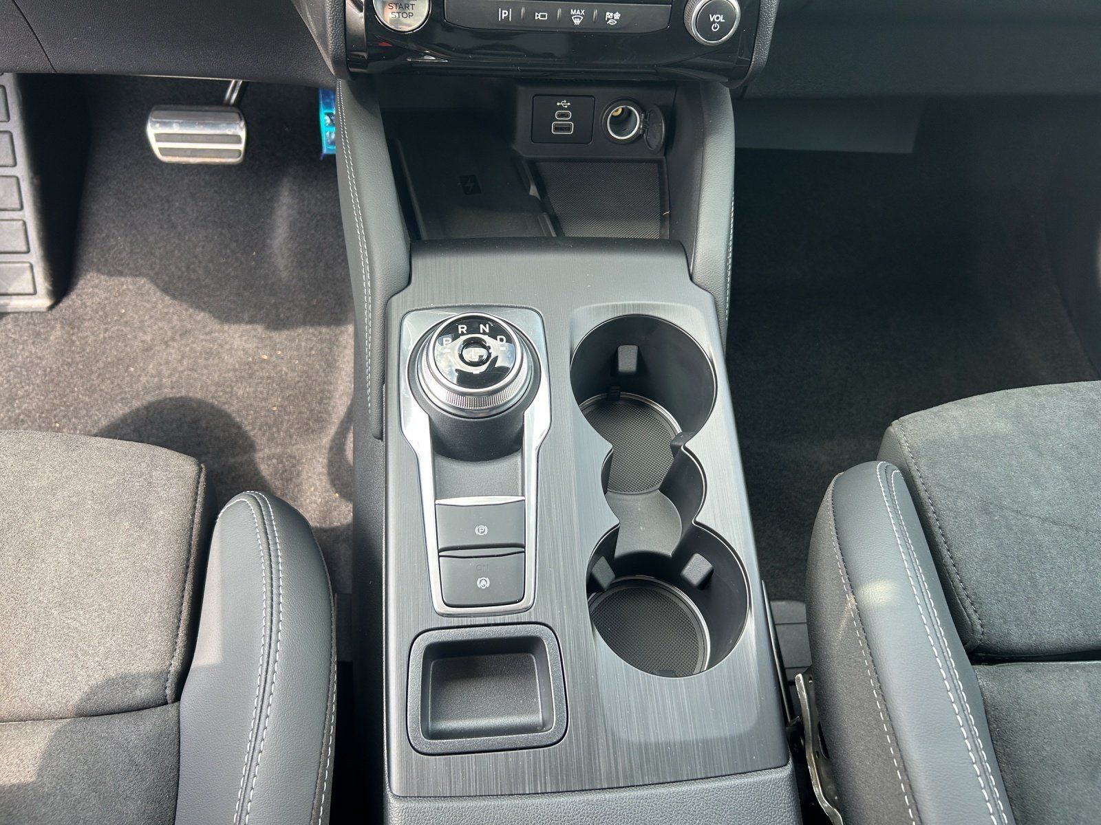 Fahrzeugabbildung Ford Kuga Active X PHEV,FGS 3/5 Jahre