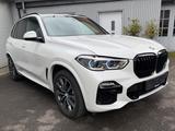 BMW X5 M50i xDrive 600 PS Panorama 360° HeadUp ACC - BMW X5 M50 mit Benzin-Antrieb: Geländewagen, Automatik