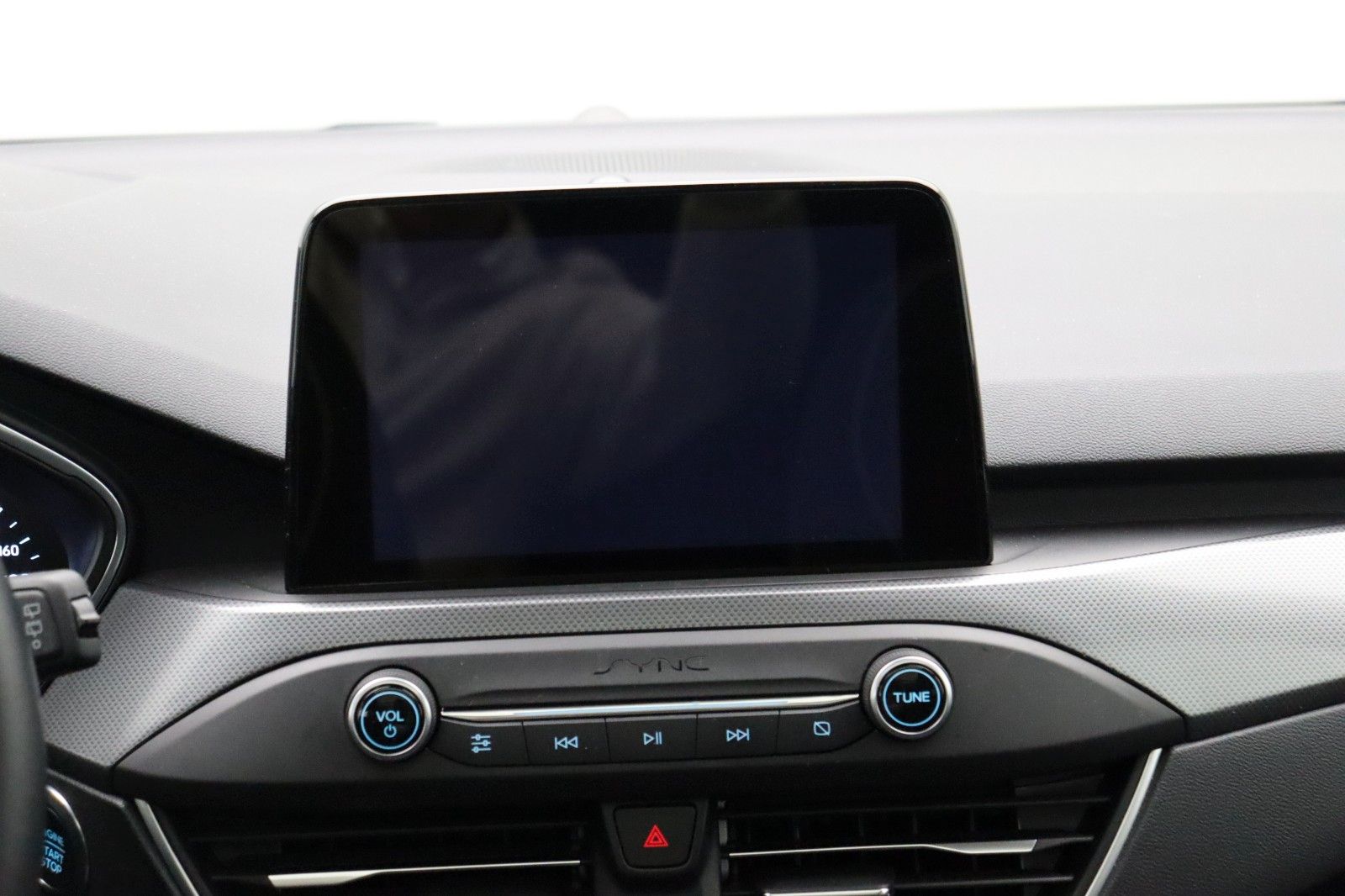 Fahrzeugabbildung Ford Focus Turnier 1.0 Titanium