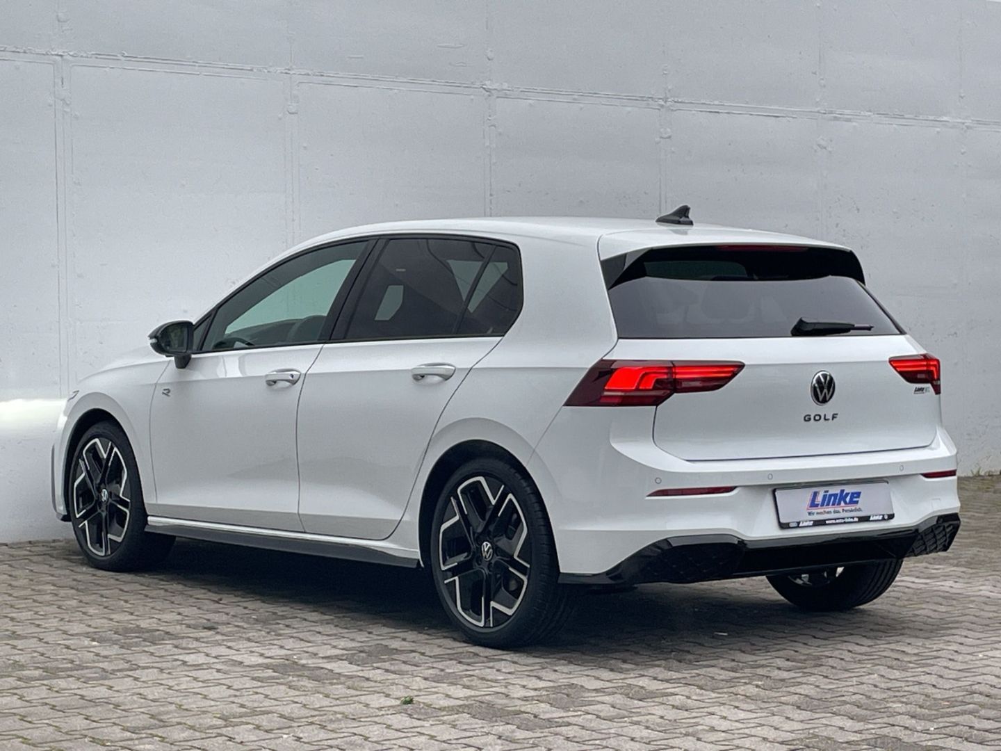 Golf VIII R-Line 1.5 eTSI DSG Black Style Kamera