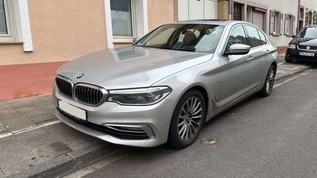 BMW 540d xDrive Luxury Line Schiebedach Leder Kamera