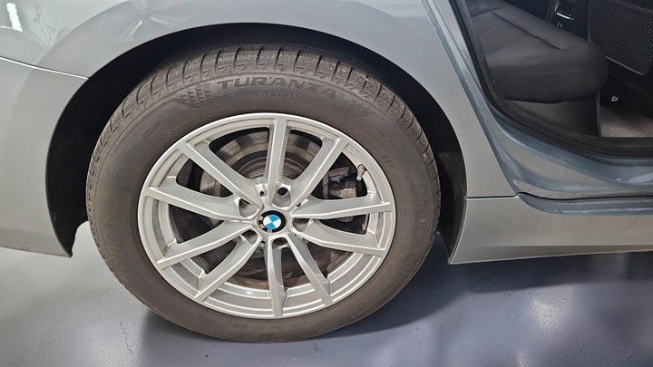 BMW 320d xDrive T Shadow-Line WIDE*LED*CARPLAY*MEGA imagem 3