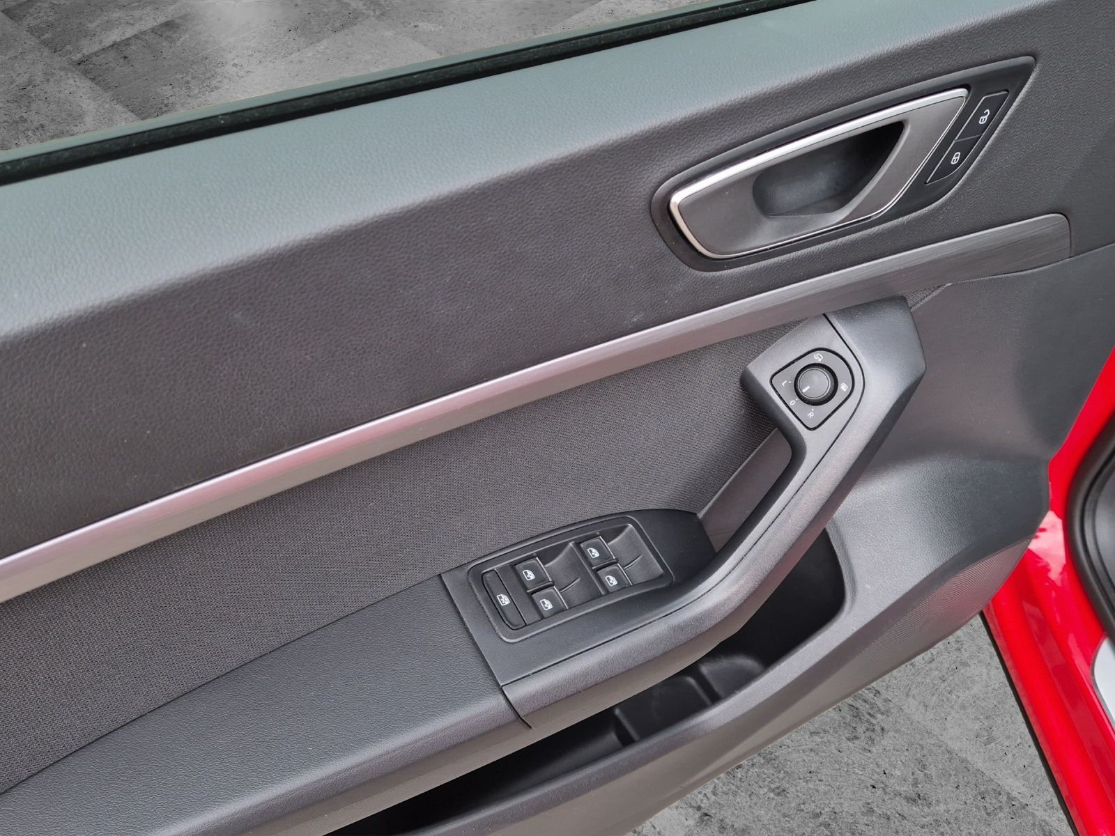 Fahrzeugabbildung SEAT Ateca TSI FR LED AHK CarPlay AID ACC RFK SHZ