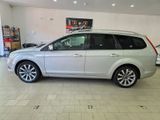 Ford Focus Turnier Silver Magic Teilleder - Ford Focus aus 2010: Turnier