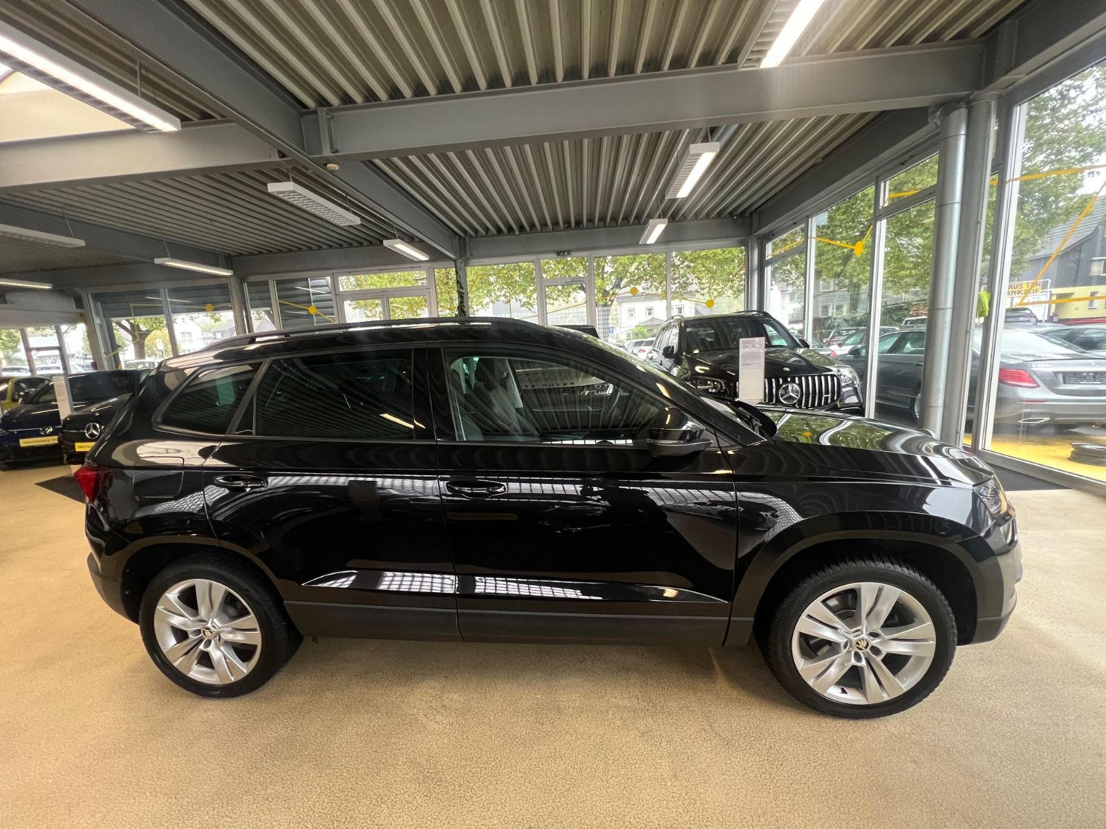 Fahrzeugabbildung SKODA Karoq Style DSG *PANO*SITZHEIZUNG*LEDER*