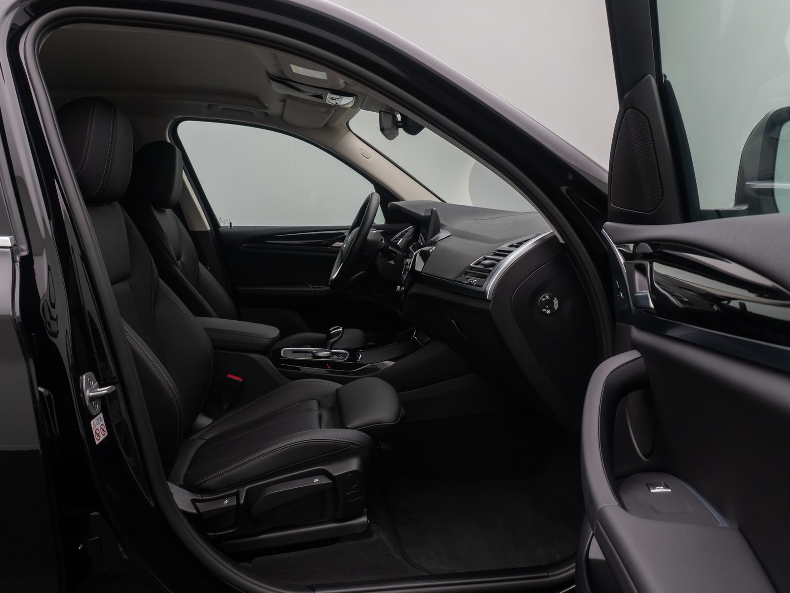 Fahrzeugabbildung BMW X3 xD30e Kamera DAB HiFi AHK Sportsitze 18Zoll