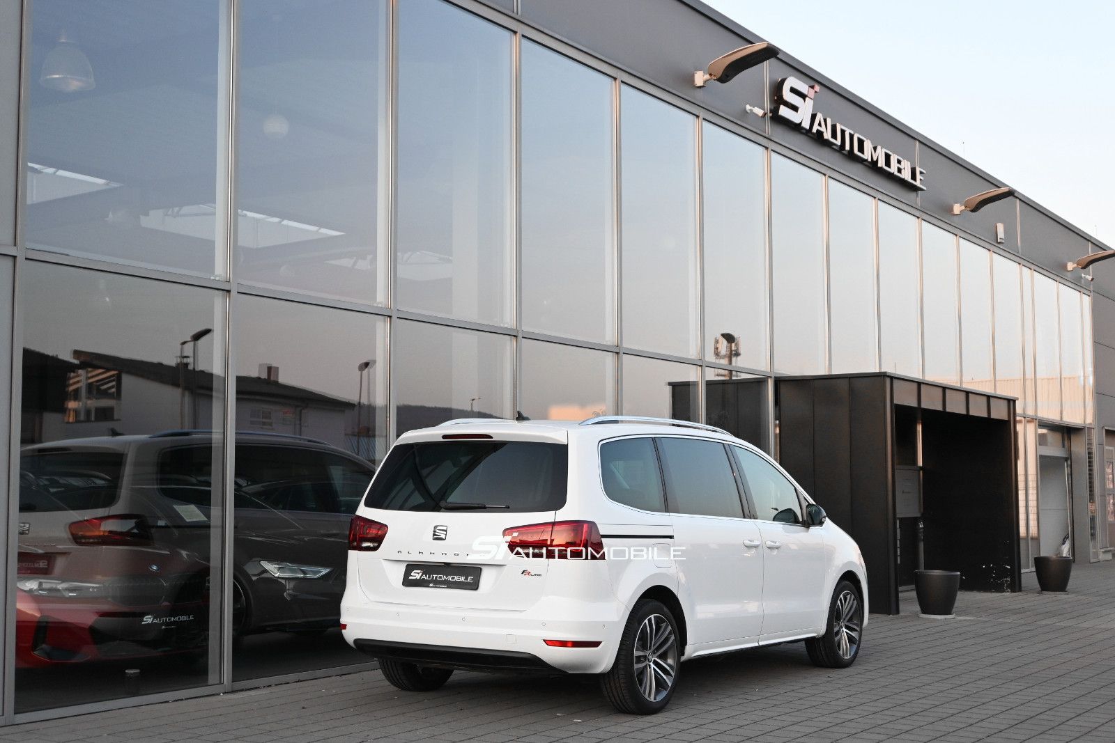 Fahrzeugabbildung SEAT Alhambra 1.4 TSI DSG FR-LINE °ACC°AHK°DCC°STHZG°