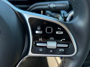 2022 Mercedes-BENZ EQA — миниатюра 13