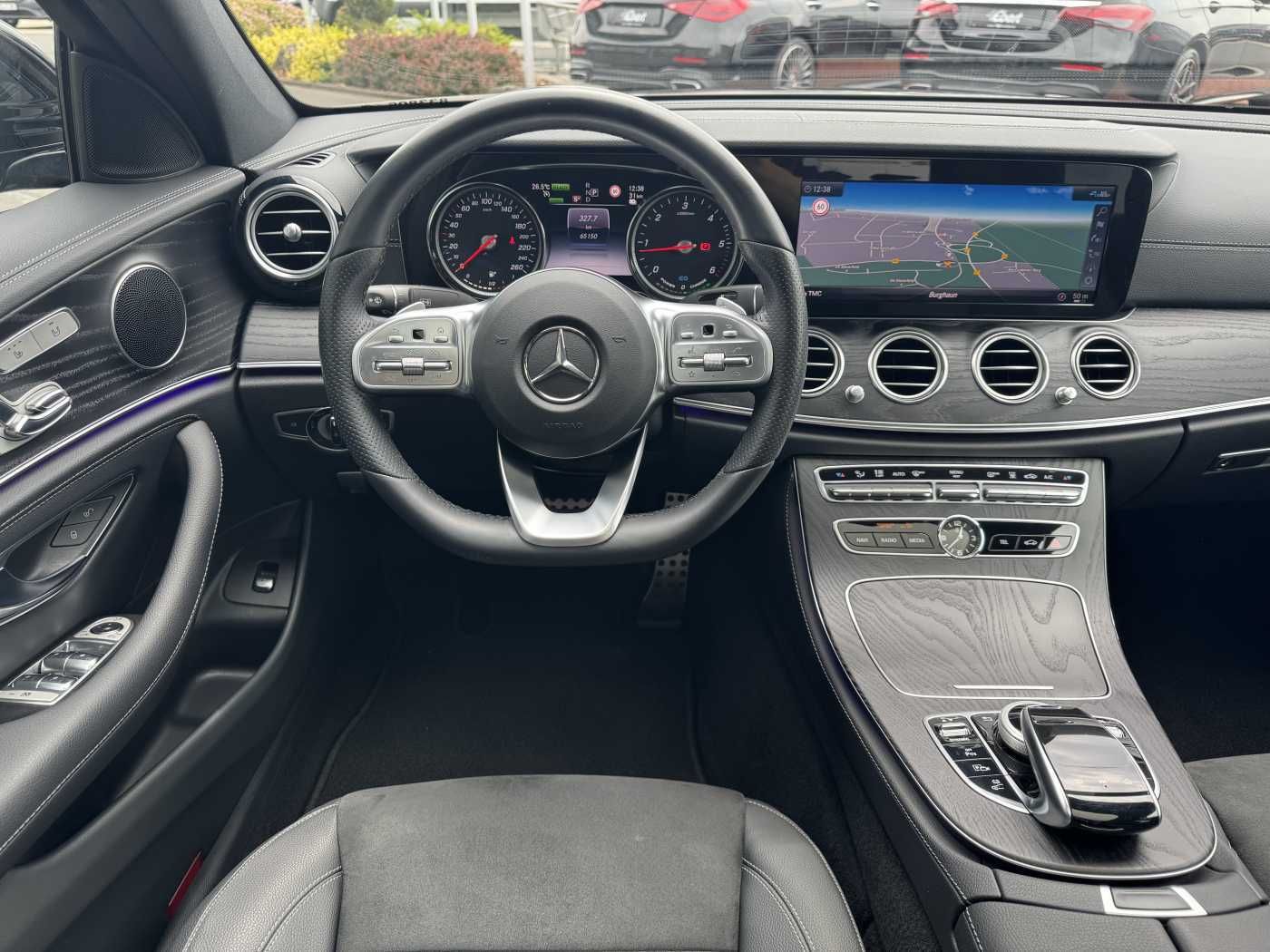 Fahrzeugabbildung Mercedes-Benz E 300de 9G AMG+Pano+Memory+Ambiente+ RFK+Night