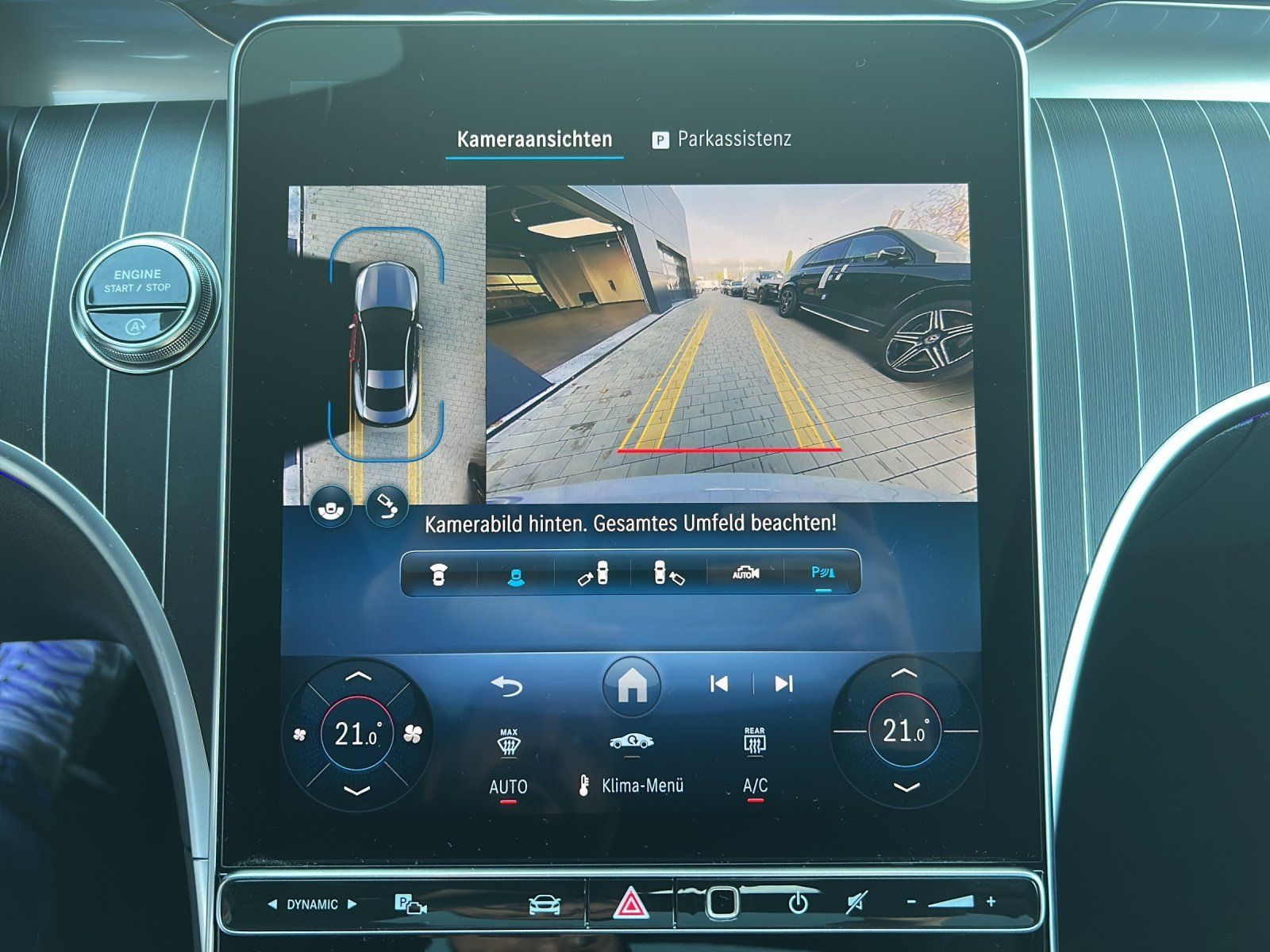 Fahrzeugabbildung Mercedes-Benz CLE 300 4MATIC Coupé AMG 360° Pano AHK DigLight