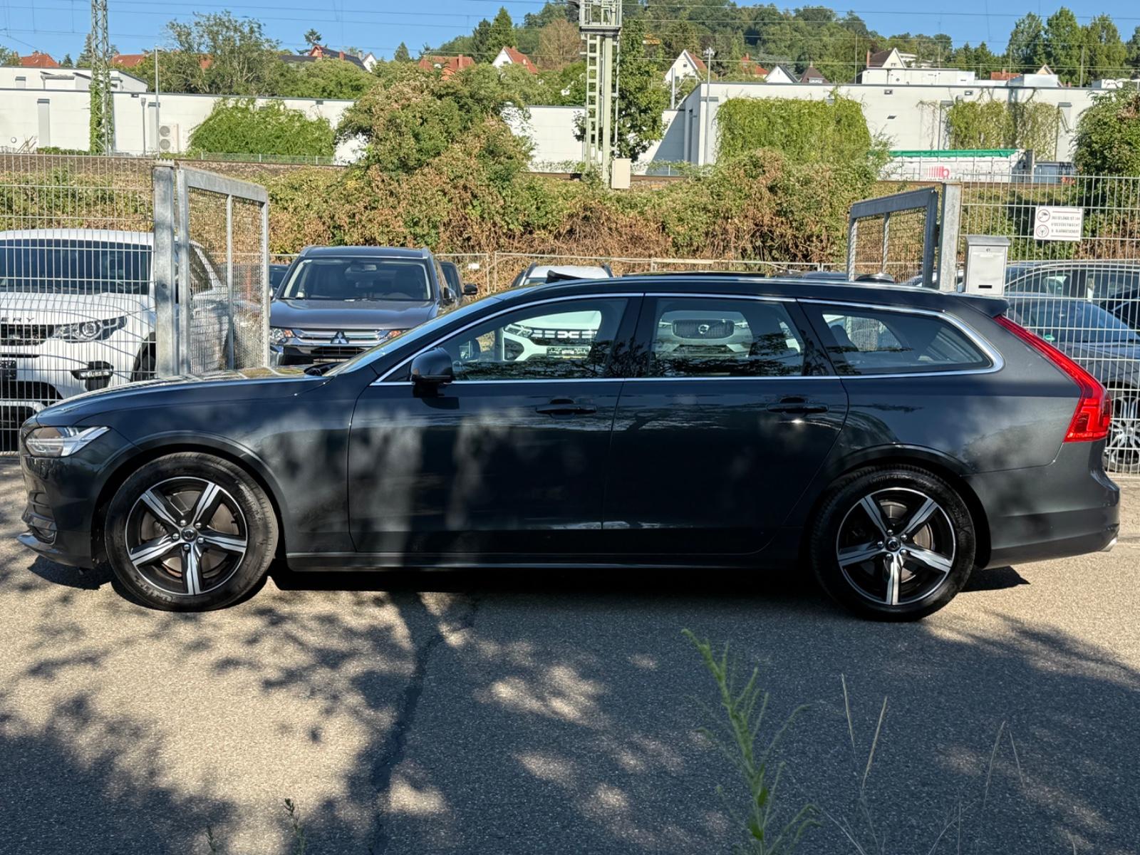 VOLVO V90 235 ch 4X4 BVA - HAYON ÉLECTRIQUE - PACK SPORT - TOIT OUVRANT