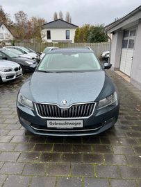 Fahrzeugabbildung SKODA Superb 2.0 Combi Style. NAVI. AUTOMATIK