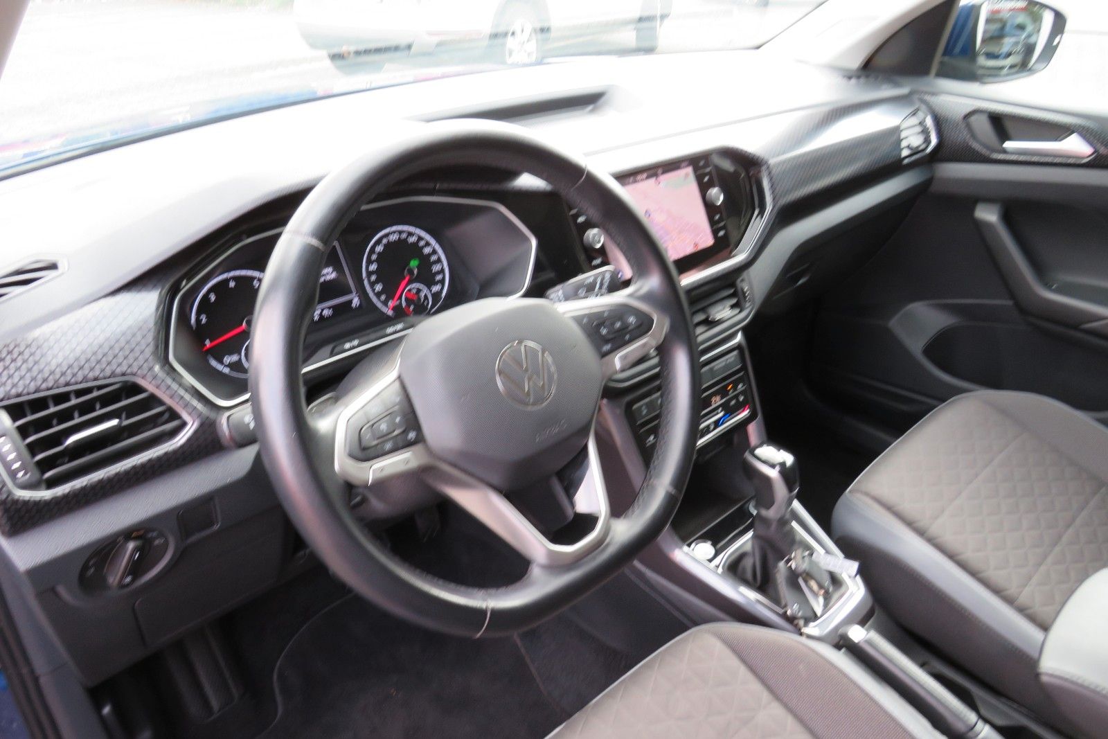 Fahrzeugabbildung Volkswagen T-Cross Highline DSG ACC NAVI AHK APP 1.HAND