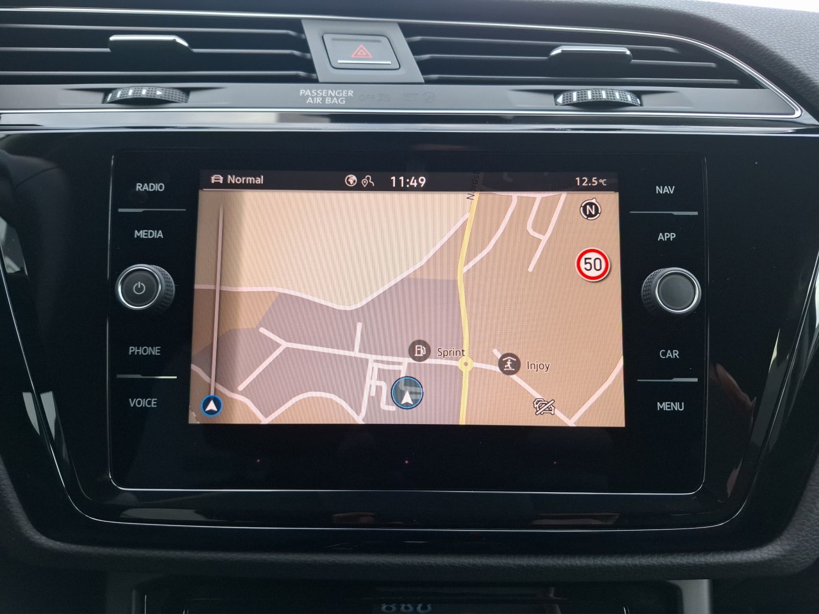 Fahrzeugabbildung Volkswagen Touran TSI Comfortline DSG R-Line LED Navi AID A