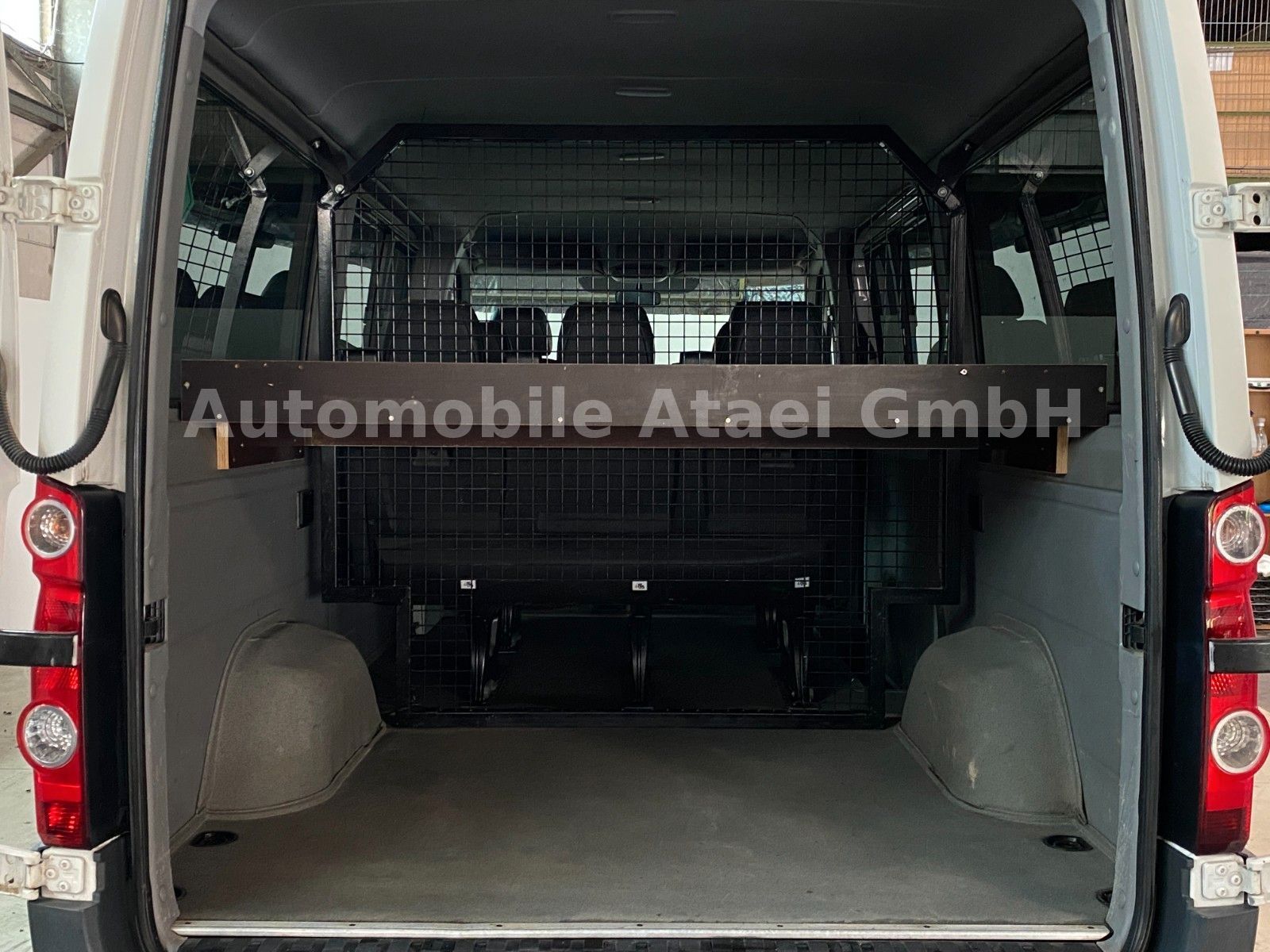 Fahrzeugabbildung Volkswagen Crafter Kombi 35 *8-Sitzer* STANDHEIZUNG (6902)