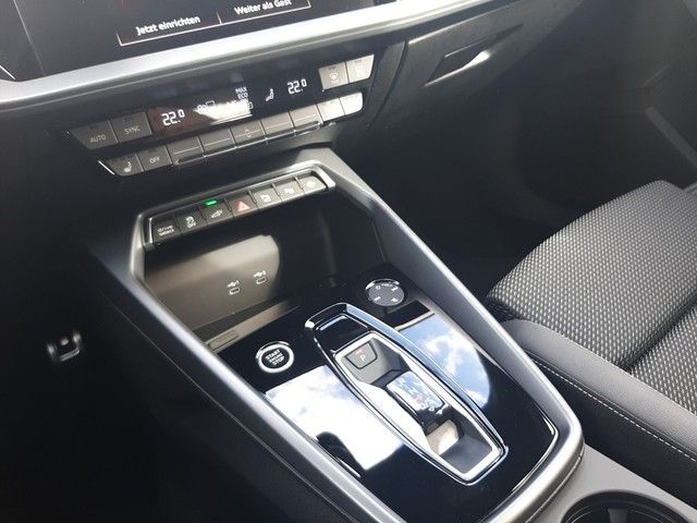 Fahrzeugabbildung Audi A3 Sportback S line 45TFSIe AHK Navi Kamera