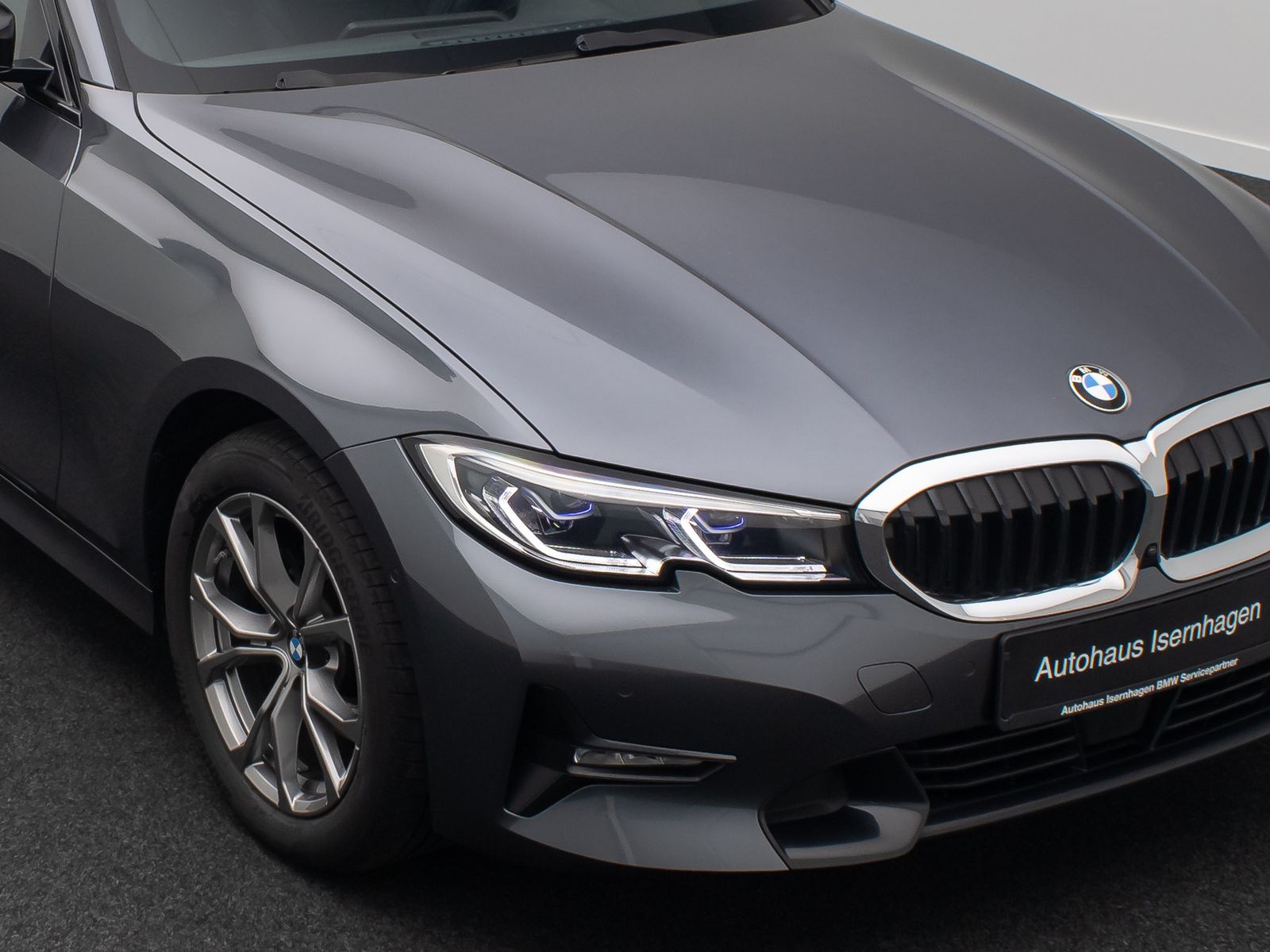 Fahrzeugabbildung BMW 320d xD Sport Line Laser DAB HiFi 360°Standheizu