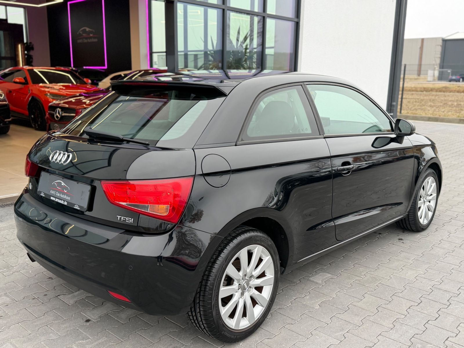 A1 attraction 1.2 TFSI Navi Sitzh. Tüv Neu