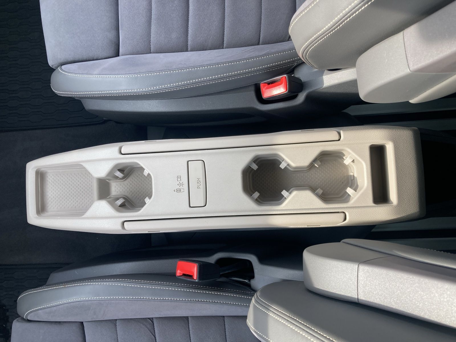 Fahrzeugabbildung Volkswagen T7 Multivan TDI STYLE DSG MATRIX ACC AHZV