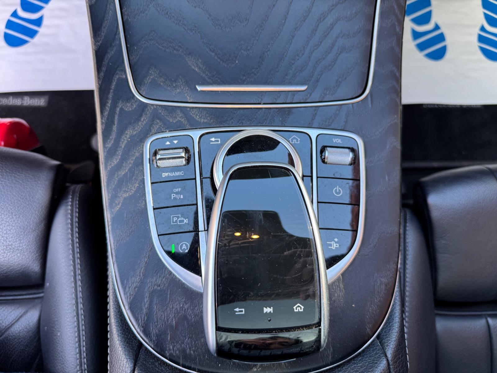 Mercedes-Benz E 220 *AMG Line*Widescreen*Voll Leder*Pano*