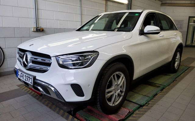 Mercedes-Benz GLC 220d 4Mat 9G LED/NAVI/SHZ/TEMP/RFK/PDC